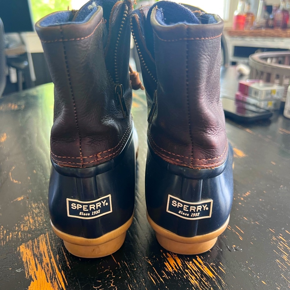 Women’s sperry duck boots 9.5